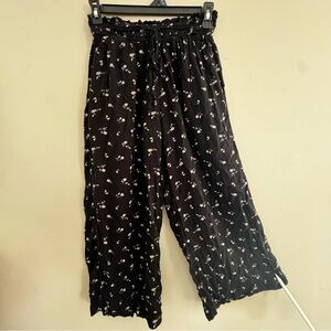 Holister Ultra High Rise Women’s Black Floral Flowy Cottagecore Pants Sz Small